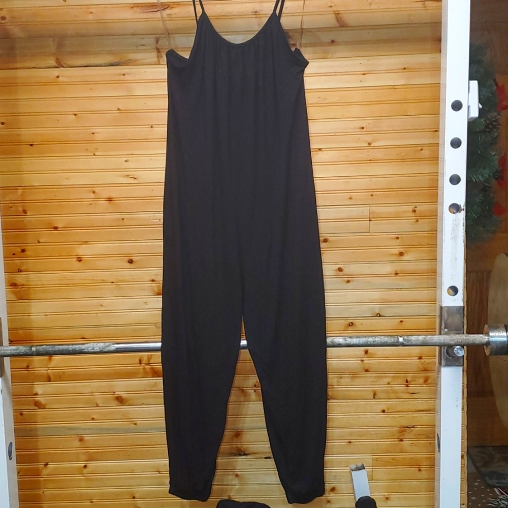 M Black Forever 21 Romper with Pockets pant cuff stretchy comfy